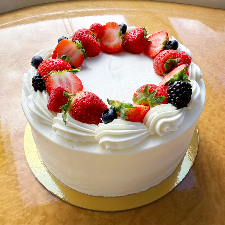 We offer cakes for a variety of special events, including birthdays and anniversaries.