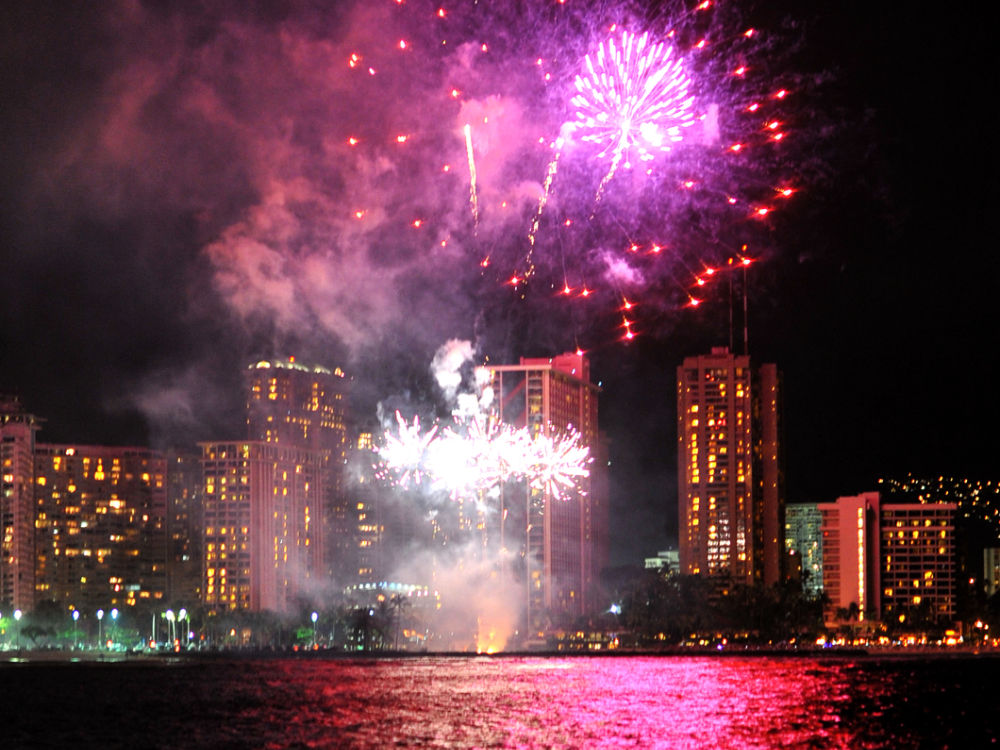 Private Fireworks Cruises on Fridays