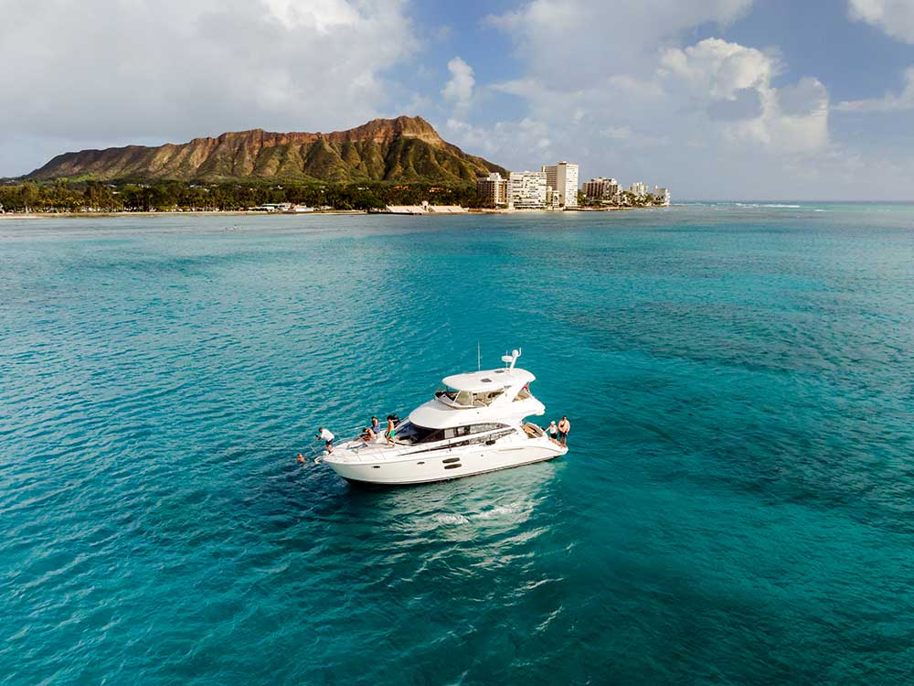 ワイキキ カスタムプライベートクルーズ // キャプテンブルース ハワイ