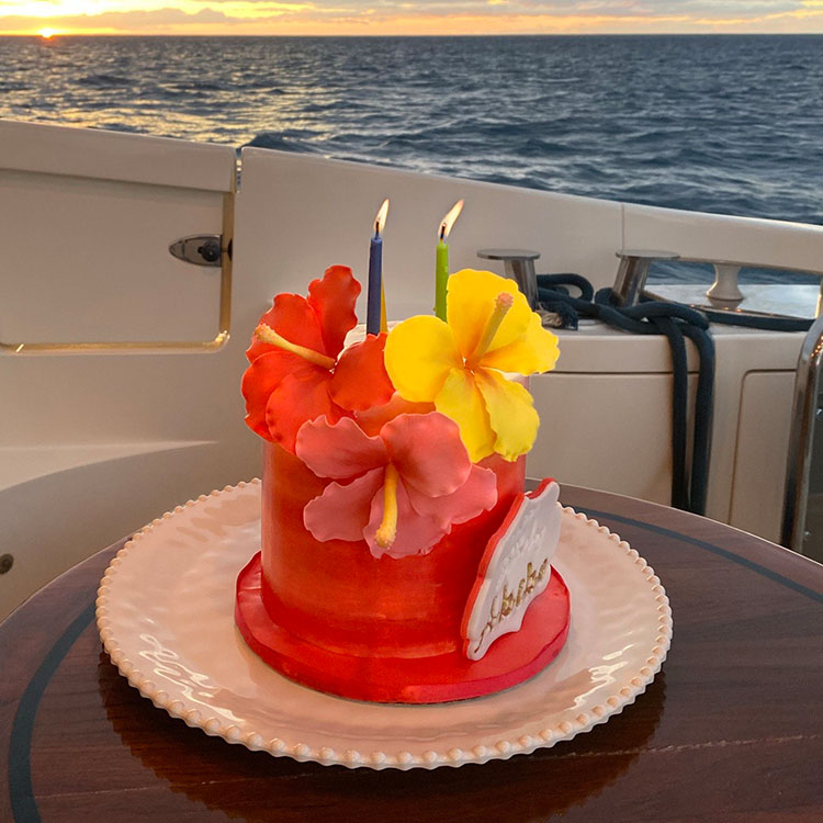 Option: Cake for private cruise