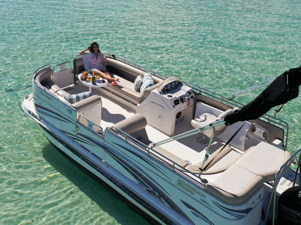 Kaneohe Sandbar Private - Pontoon Boat Rental