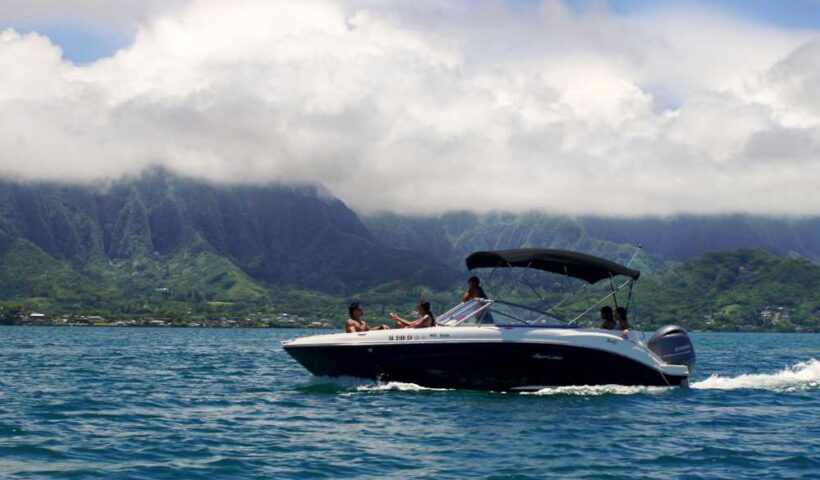 Speed Boat - Kaneohe Sandbar, Oahu
